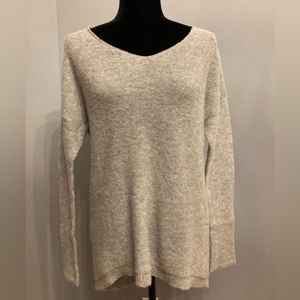 Never Worn GAP Grey/Silver Sweater, Size M
